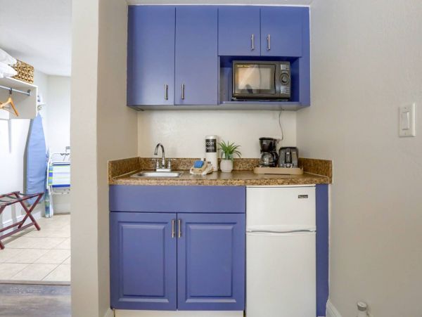 1 Bedroom Condo across the street from the beach