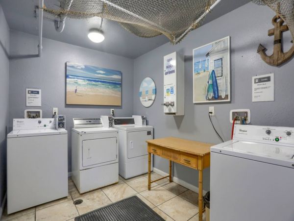 1 Bedroom Condo across the street from the beach
