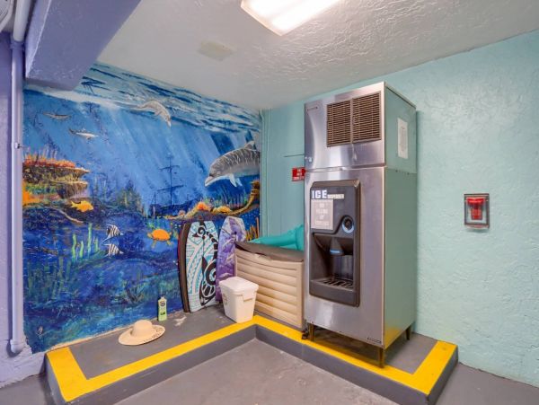 1 Bedroom Condo across the street from the beach
