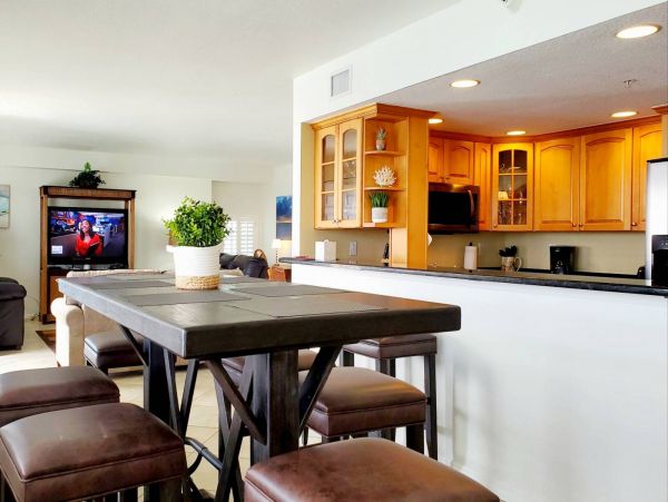 2 Bedroom Penthouse with gulf views.