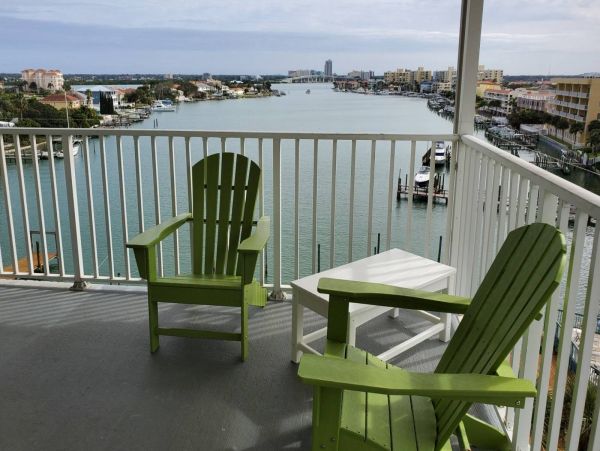 2 Bedroom Penthouse with gulf views.
