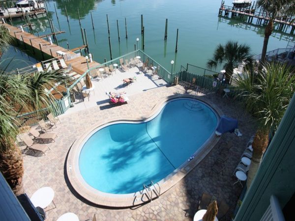 2 Bedroom Penthouse with gulf views.
