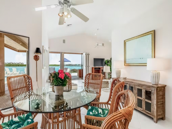 Bay Front Luxury Pool Residence in Marco Island 4 Bedrooms