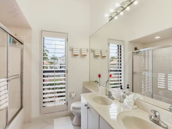 Bay Front Luxury Pool Residence in Marco Island 4 Bedrooms