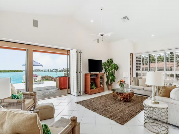 Bay Front Luxury Pool Residence in Marco Island 4 Bedrooms