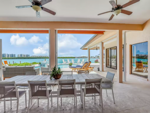 Bay Front Luxury Pool Residence in Marco Island 4 Bedrooms