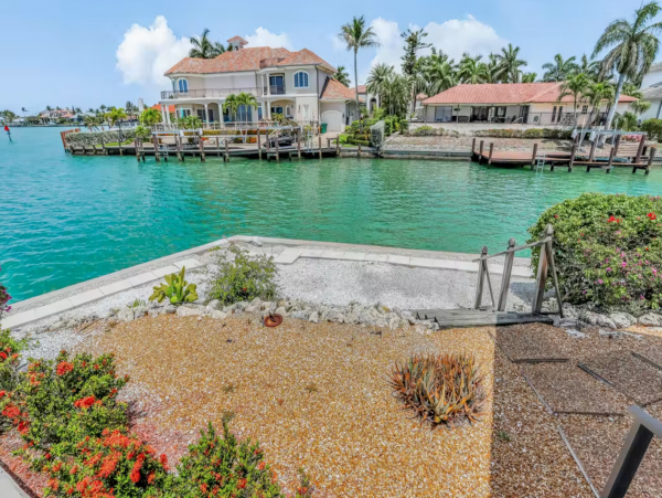 Bay Front Luxury Pool Residence in Marco Island 4 Bedrooms