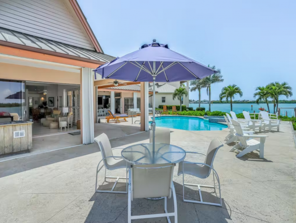 Bay Front Luxury Pool Residence in Marco Island 4 Bedrooms