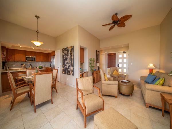 Ocean Views One Bedroom Vacation Condo in Kapalua Sleeps 4