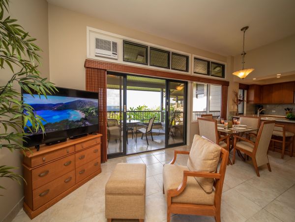 Ocean Views One Bedroom Vacation Condo in Kapalua Sleeps 4