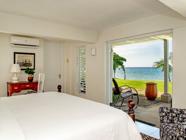 Luxury Vacation Rental in Jamaica with 4 Bedrooms