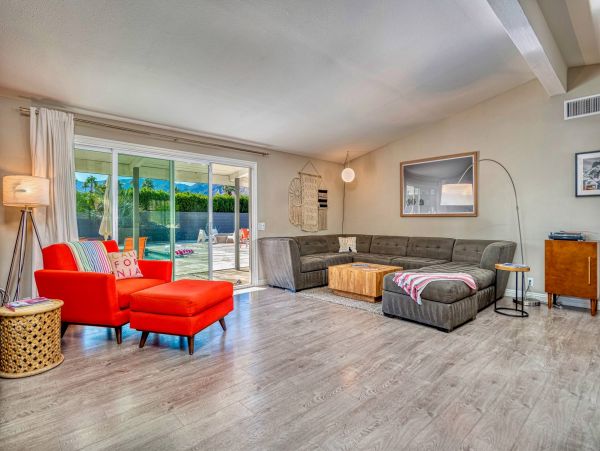 Palm Springs Home 1011809