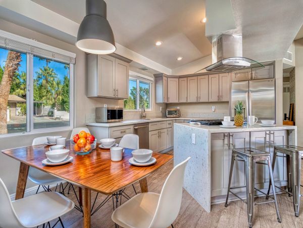 Palm Springs Home 1011809