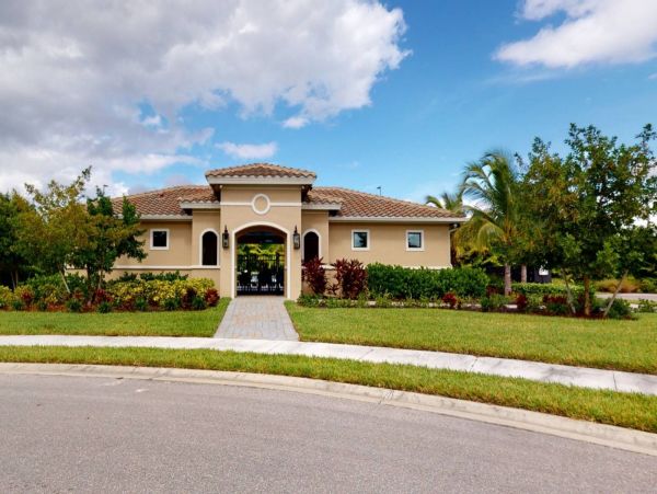 Fort Myers Home 1011816