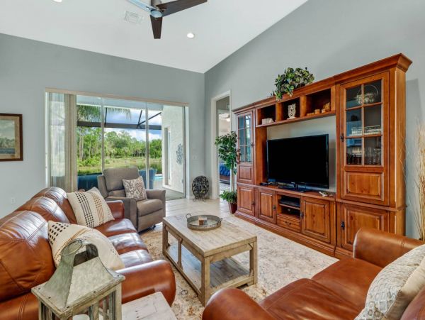 Fort Myers Home 1011817