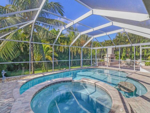 Fort Myers Home 1011823