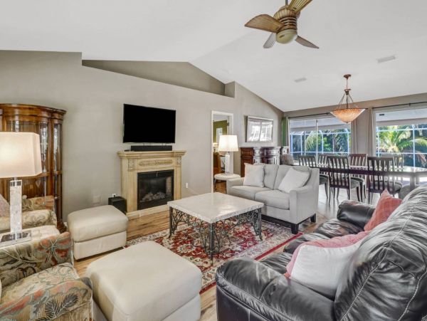Fort Myers Home 1011823