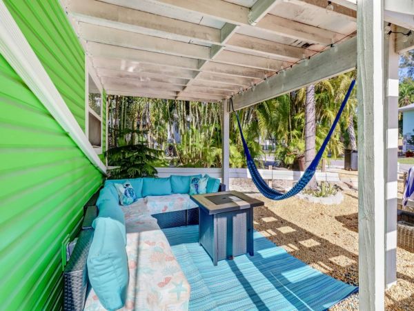 Two Bedroom Cottage Steps to the Beach in Fort Myers Beach