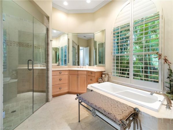 Bonita Springs Home 1011860