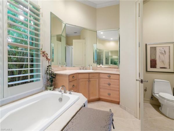 Bonita Springs Home 1011860