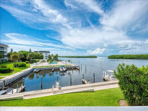 Bay View Vacation Condo in Longboat Key