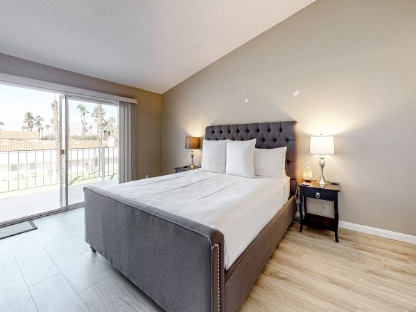 Palm Desert Home 1011893