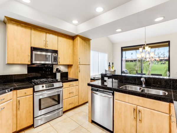 Palm Desert Home 1011895