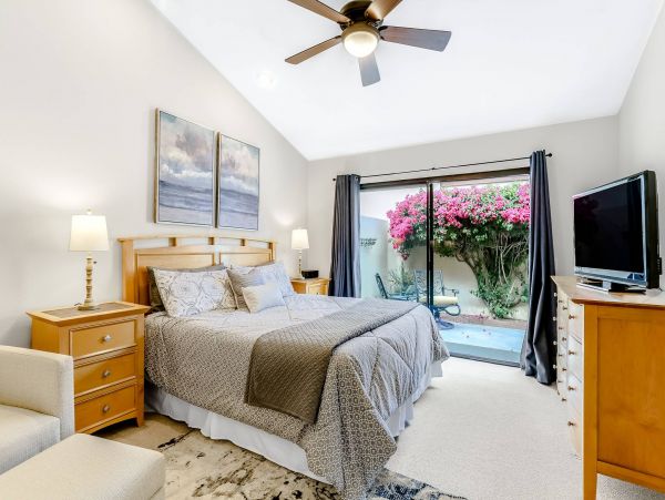 Palm Desert Home 1011895