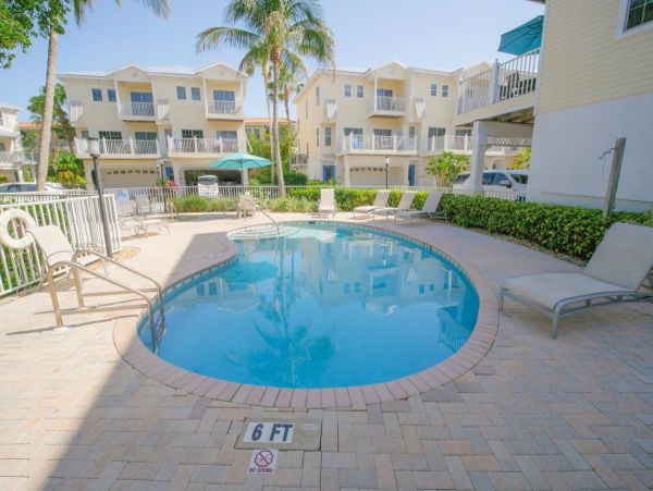 Beach View Townhome 3 bedrooms