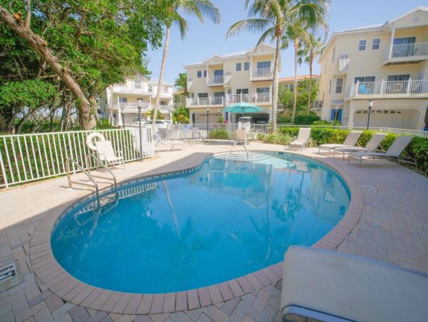 Beach View Townhome 3 bedrooms