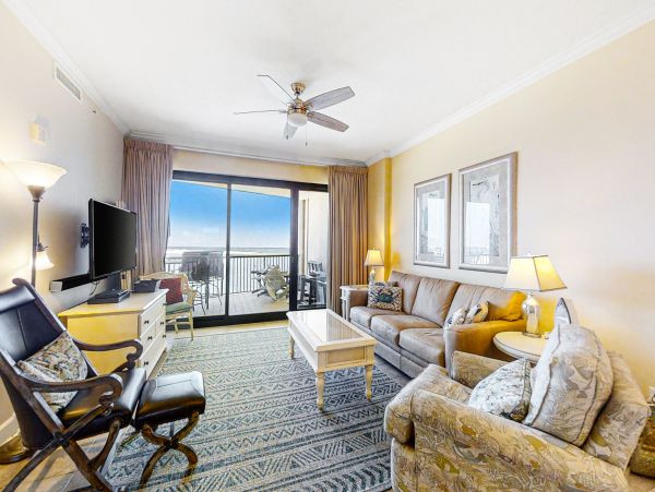 Gulf-front 2 Bedroom Vacation Condo with Great Amenities