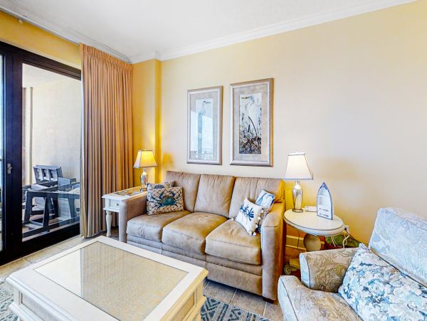Gulf-front 2 Bedroom Vacation Condo with Great Amenities