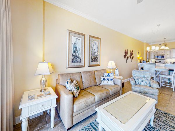 Gulf-front 2 Bedroom Vacation Condo with Great Amenities