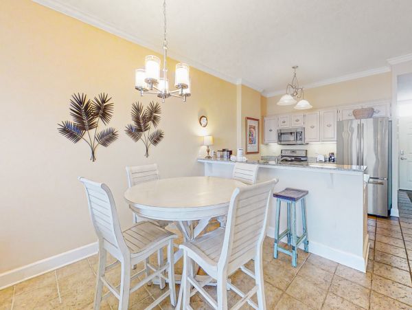 Gulf-front 2 Bedroom Vacation Condo with Great Amenities