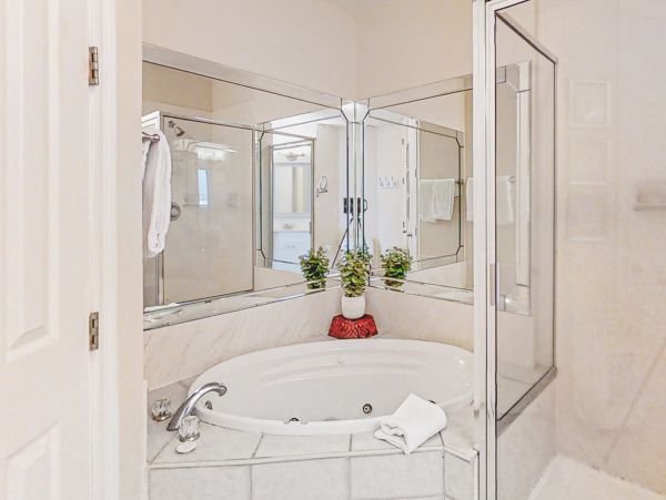 Gulf-front 2 Bedroom Vacation Condo with Great Amenities
