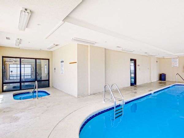 Gulf-front 2 Bedroom Vacation Condo with Great Amenities