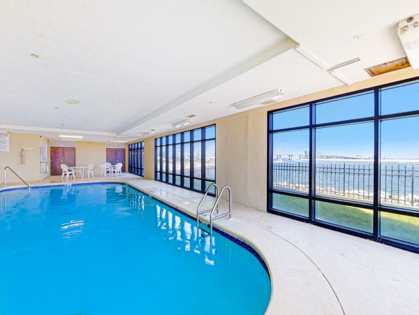 Gulf-front 2 Bedroom Vacation Condo with Great Amenities