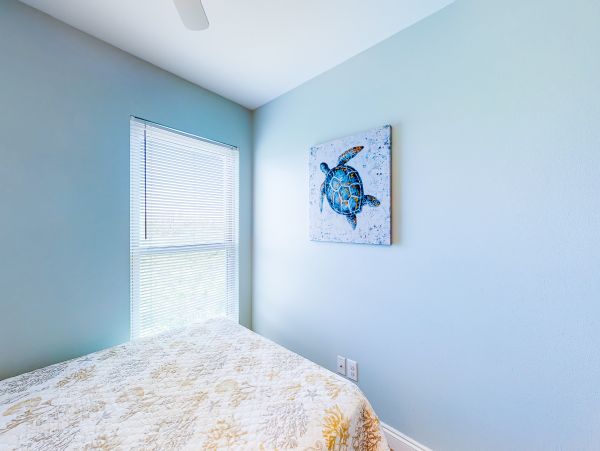 Four Bedroom Bay view home with private pool - dog friendly