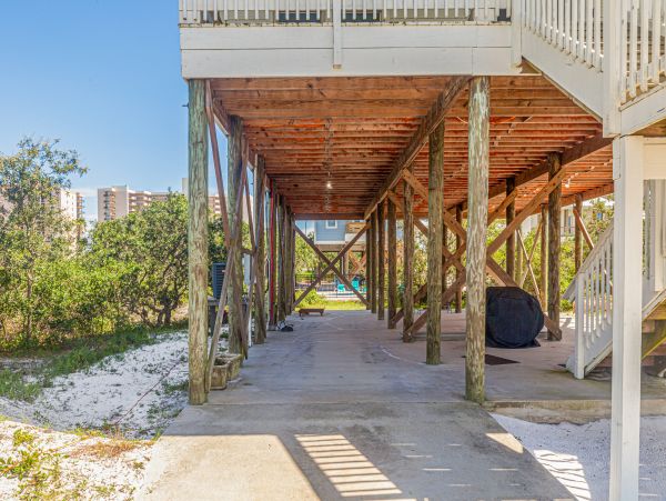 Four Bedroom Bay view home with private pool - dog friendly