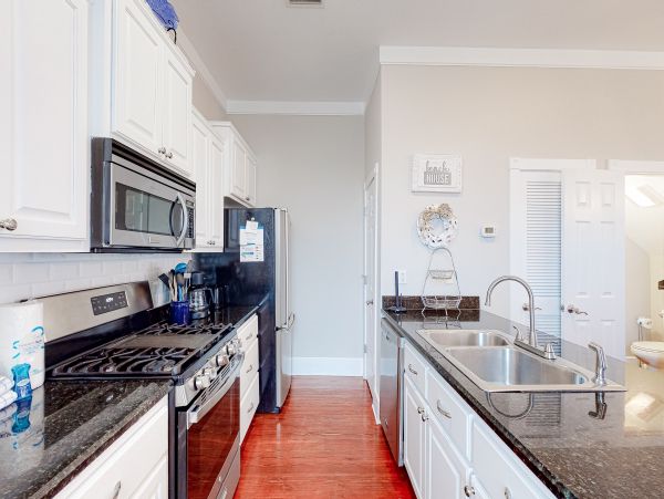 Three Bedroom Sleeps 13 Guests A Great Property Call Today