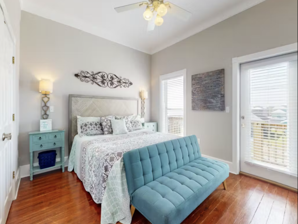 Three Bedroom Sleeps 13 Guests A Great Property Call Today