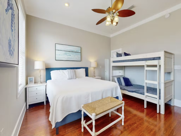 Three Bedroom Sleeps 13 Guests A Great Property Call Today