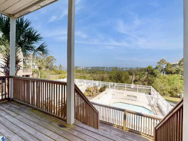 Three Bedroom Sleeps 13 Guests A Great Property Call Today