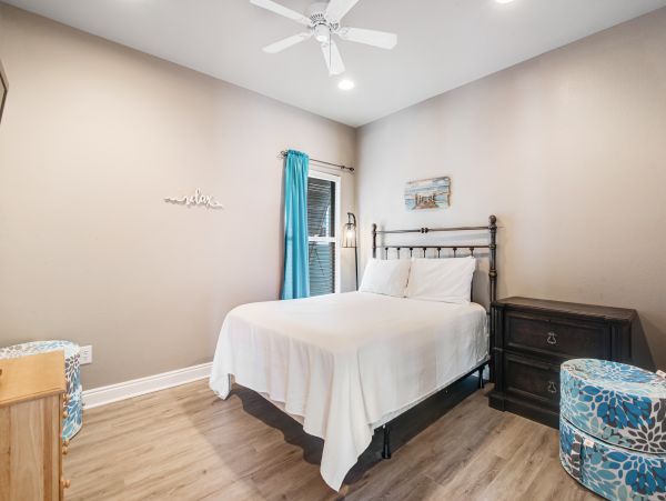 Four Bedroom House close to beach