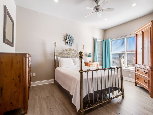 Four Bedroom House close to beach
