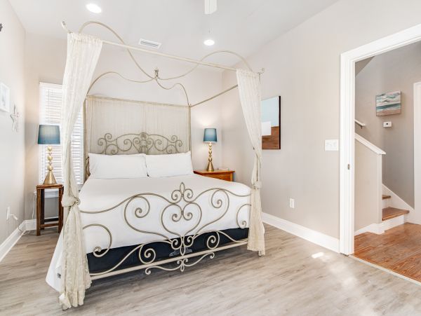 Four Bedroom House close to beach