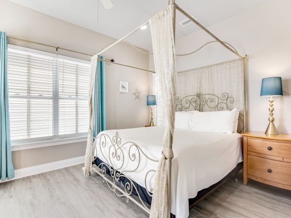 Four Bedroom House close to beach