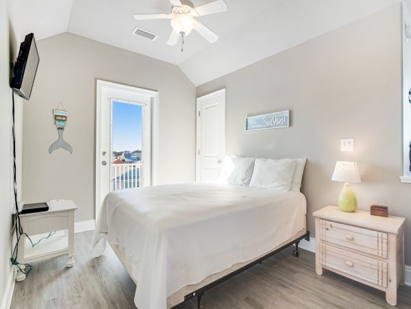 Four Bedroom House close to beach