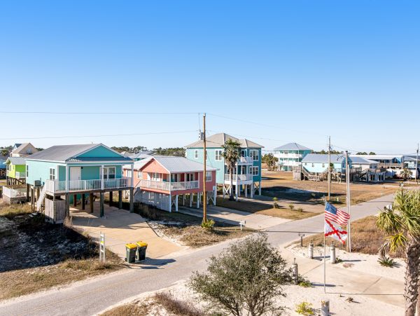 Four Bedroom House close to beach