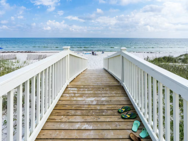 Gulf Shores Lovely Home Five Bedrooms Walk to Beach